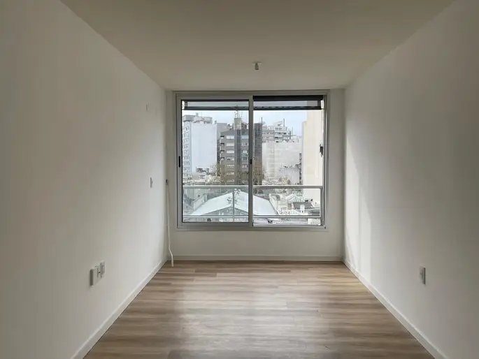 Alquiler luminoso apartamento con blacón de un dormitorio | En piso alto con orientación Norte