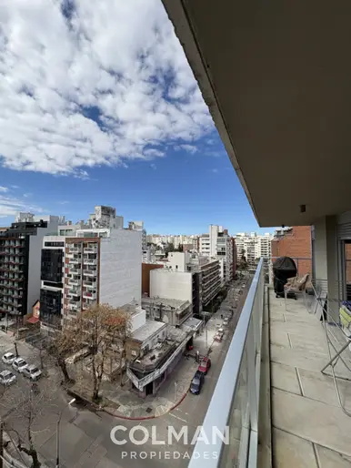 VENTA POCITOS  DOS DORMITORIOS Y GARAGE PRIVADO