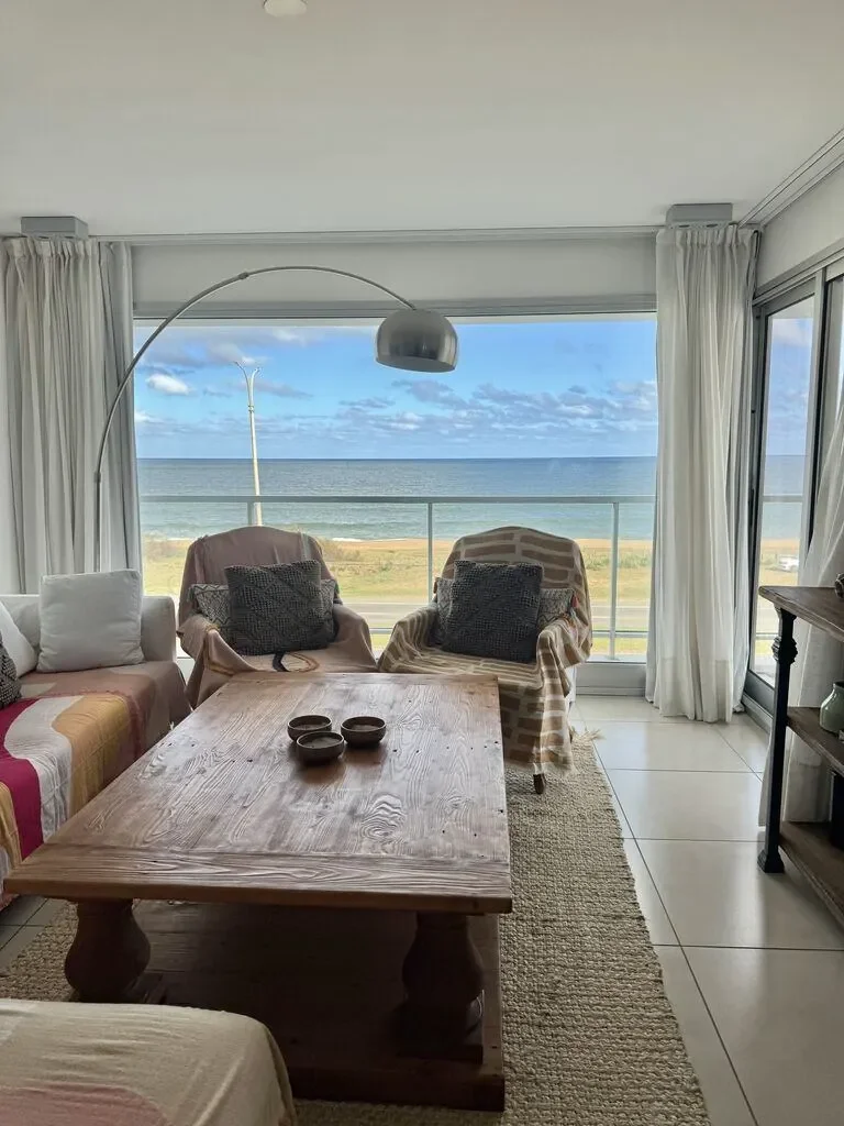 Apartamento en Playa Mansa, propiedad 297150 -Imagen 3