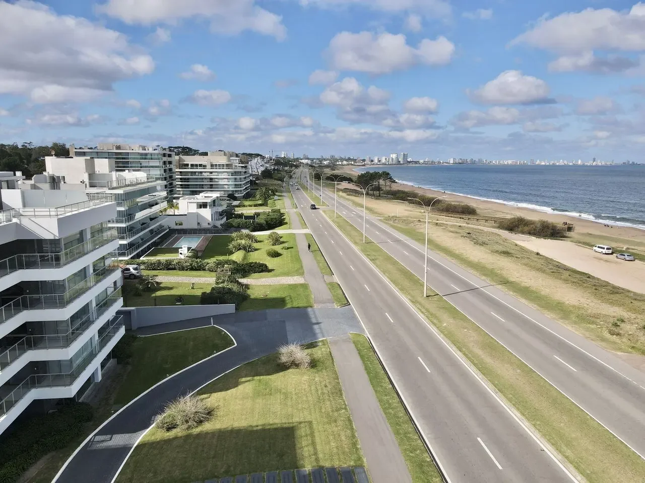 Apartamento en Playa Mansa, propiedad 297150 -Imagen 4