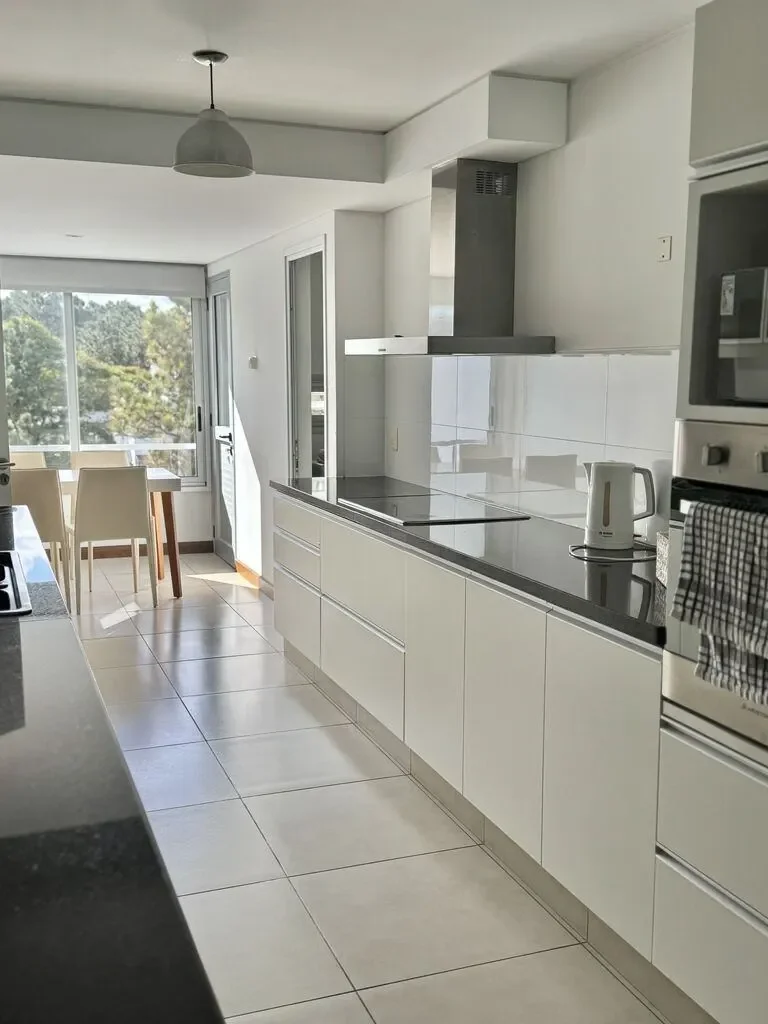 Apartamento en Playa Mansa, propiedad 297150 -Imagen 5