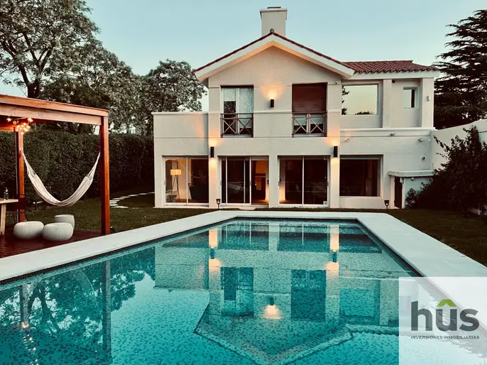 Casa Amueblada En Carrasco Sur