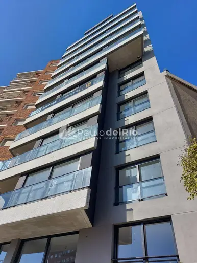 Venta monoambiente 100 % equipado piso alto