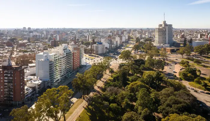 VIA Italia Lanzamiento: Invierta en ubicación y calidad .