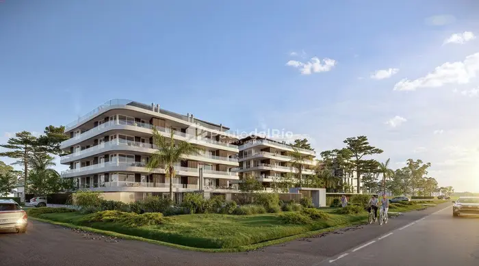 Exclusivo apartamento de 2 dormitorios con jardín propio de 82m2!