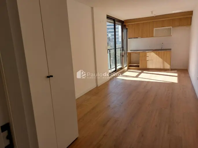 Venta monoambiente piso alto Cordón