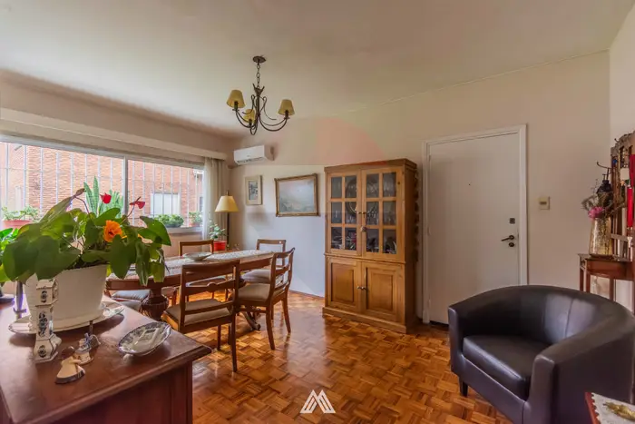 Venta apartamento de 2 dormitorios, Mercado Modelo