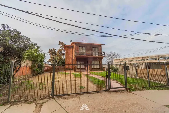 Venta casa 3 dormitorios en Pando con gran terreno