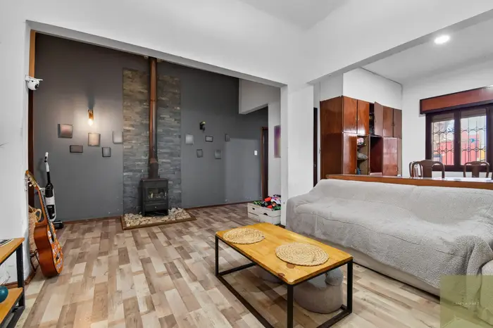 Casa en venta c/ cochera en Brazo Oriental