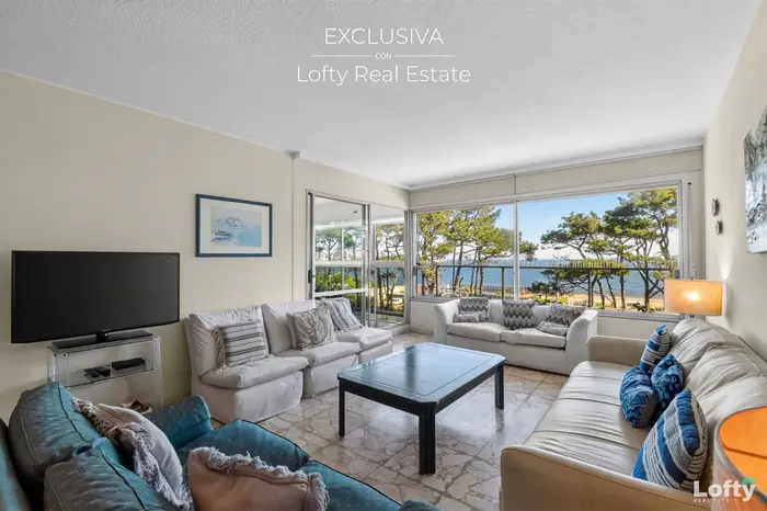 Venta Imarangatú 2 Dormitorios + Servicio - Garaje - Mansa, Punta del Este.