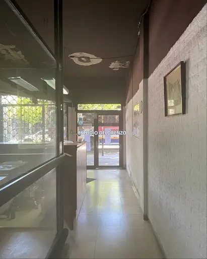 LOCAL COMERCIAL SOBRE AV 8 DE OCTUBRE ESQUINA LARRAVIDE