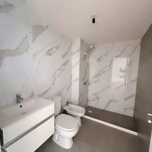 Aparatamento a estrenar 1 dormitorio con balcon en el Centro