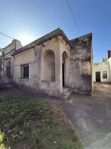 Venta casa 3 dormitorios y garage en Brazo Oriental