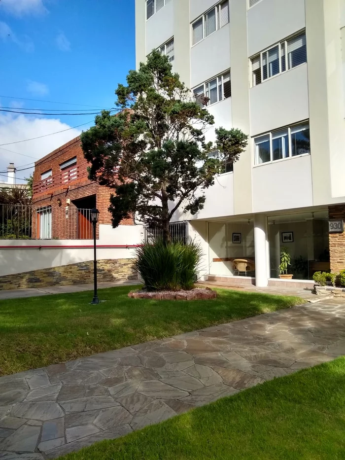 ADVANCE VENDE - PRADO - 3 DORM, Y GGE