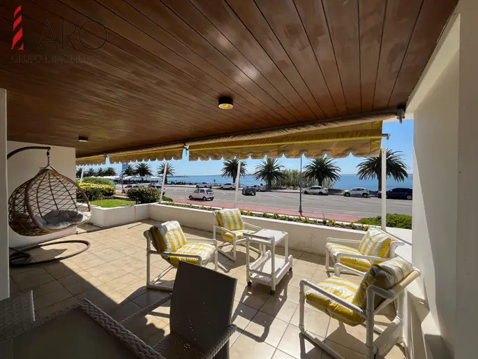 Apartamento en planta baja frente al Puerto de Punta del Este - ¡Con jardín propio!