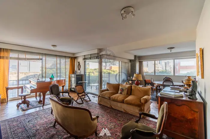 VENTA PUNTA CARRETAS APTO  GARAJE TERRAZAS 4 DORM  3 BAÑOS SERVICIO