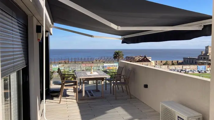 Venta apartamento dos dormitorios, garaje, gran terraza