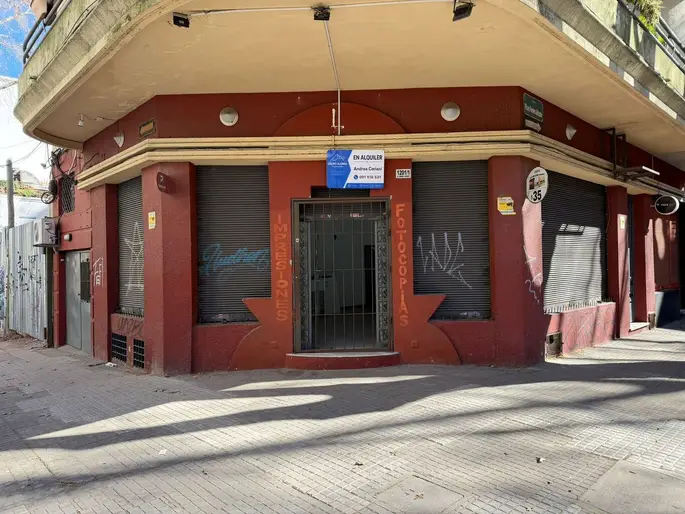 ALQUILER Local en Centro de Montevideo.