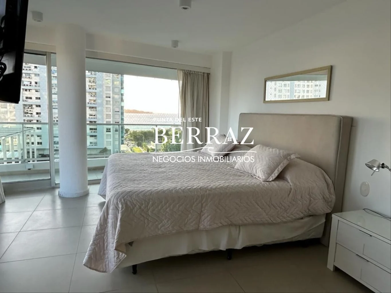 Apartamento en Playa Mansa, propiedad 297121 -Imagen 12
