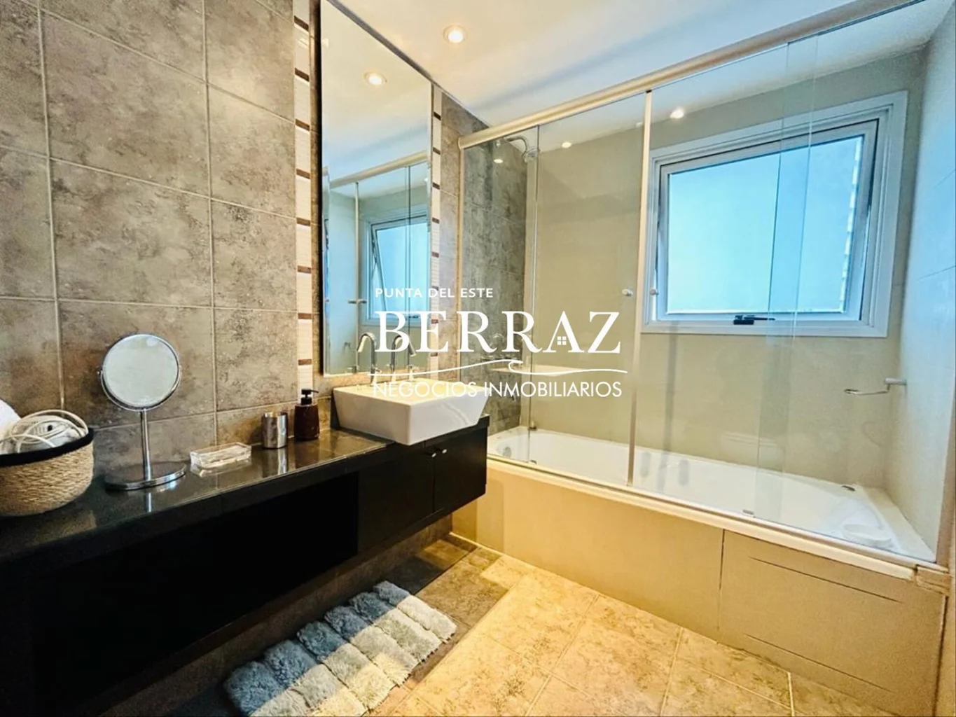 Apartamento en Playa Mansa, propiedad 297121 -Imagen 16