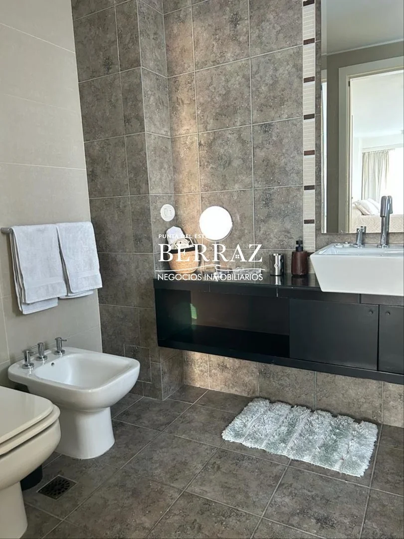 Apartamento en Playa Mansa, propiedad 297121 -Imagen 17