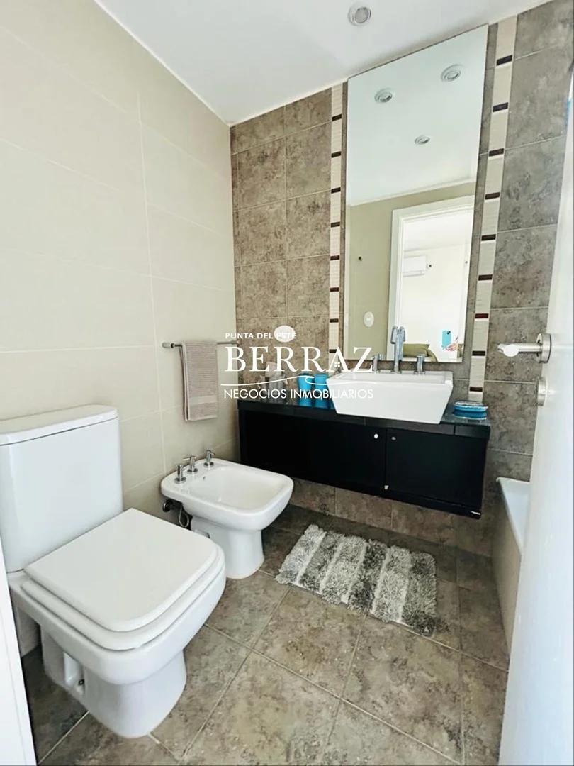 Apartamento en Playa Mansa, propiedad 297121 -Imagen 18