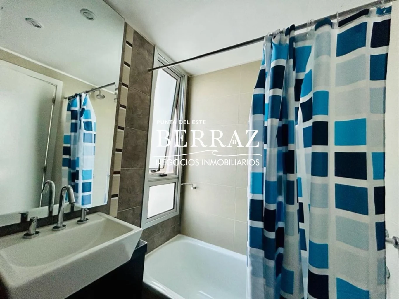 Apartamento en Playa Mansa, propiedad 297121 -Imagen 21