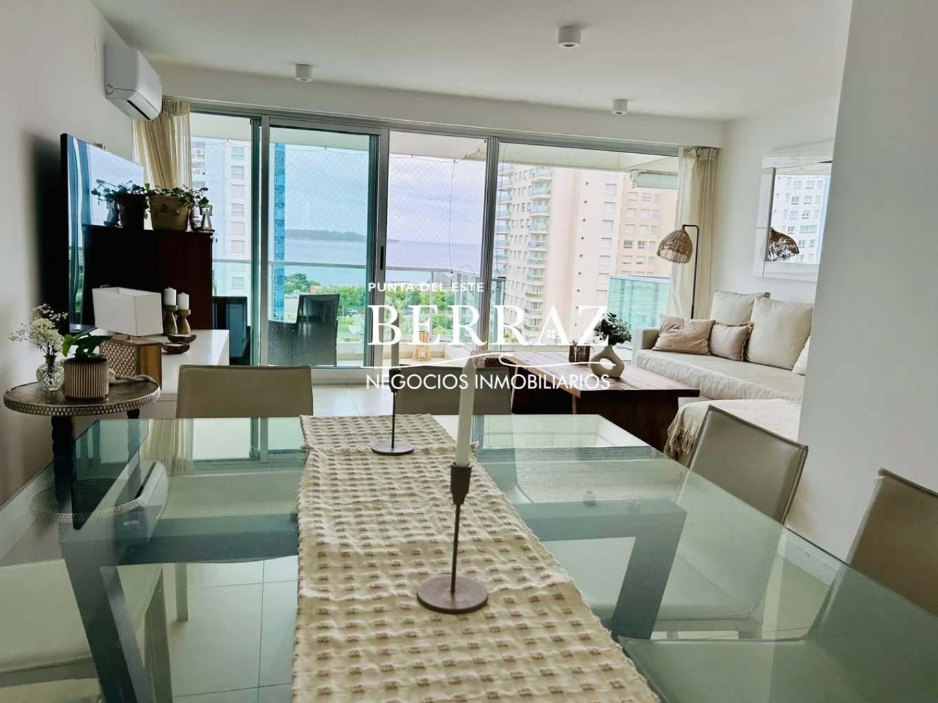 Apartamento en Playa Mansa, propiedad 297121 -Imagen 3