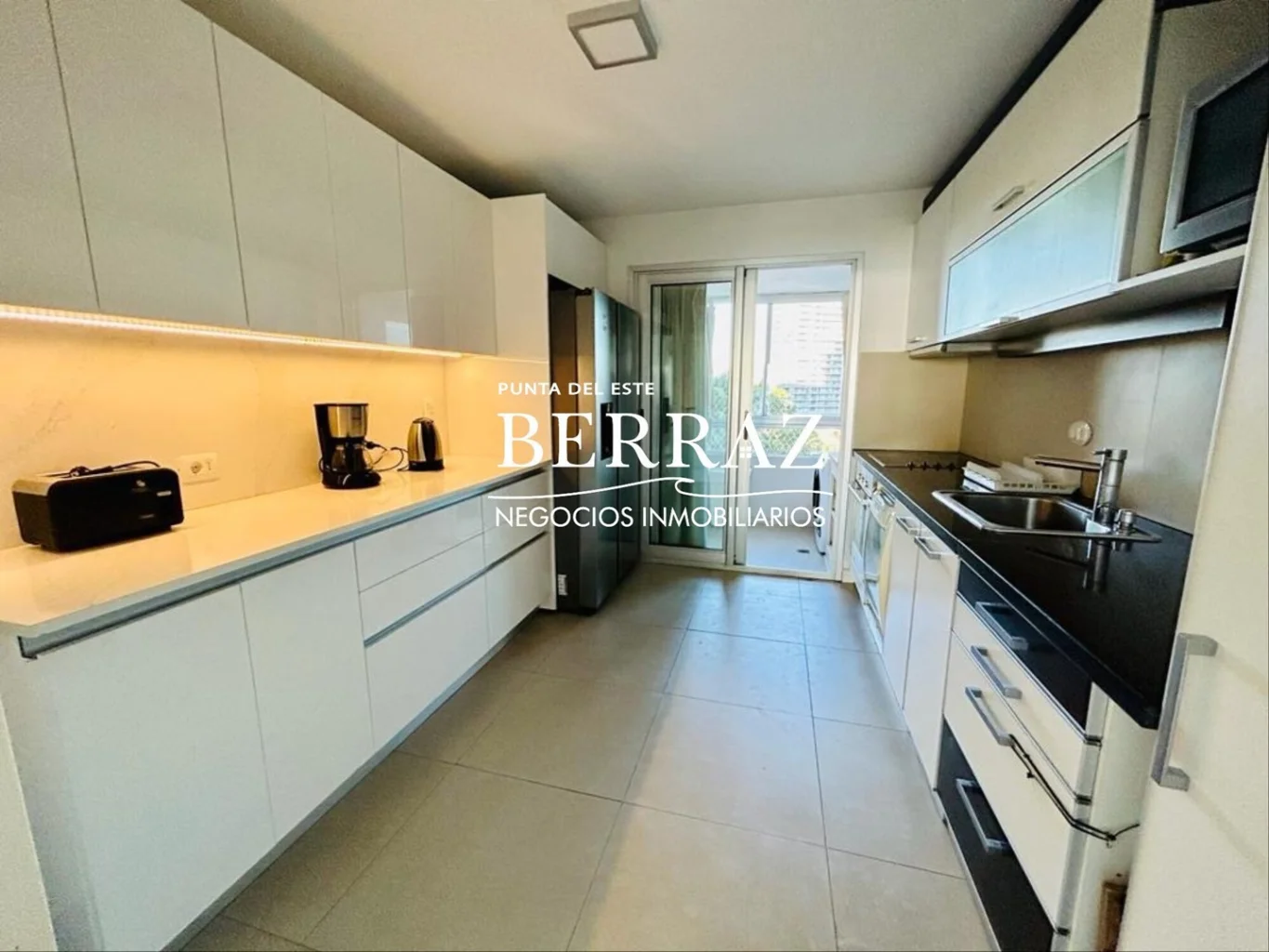 Apartamento en Playa Mansa, propiedad 297121 -Imagen 7