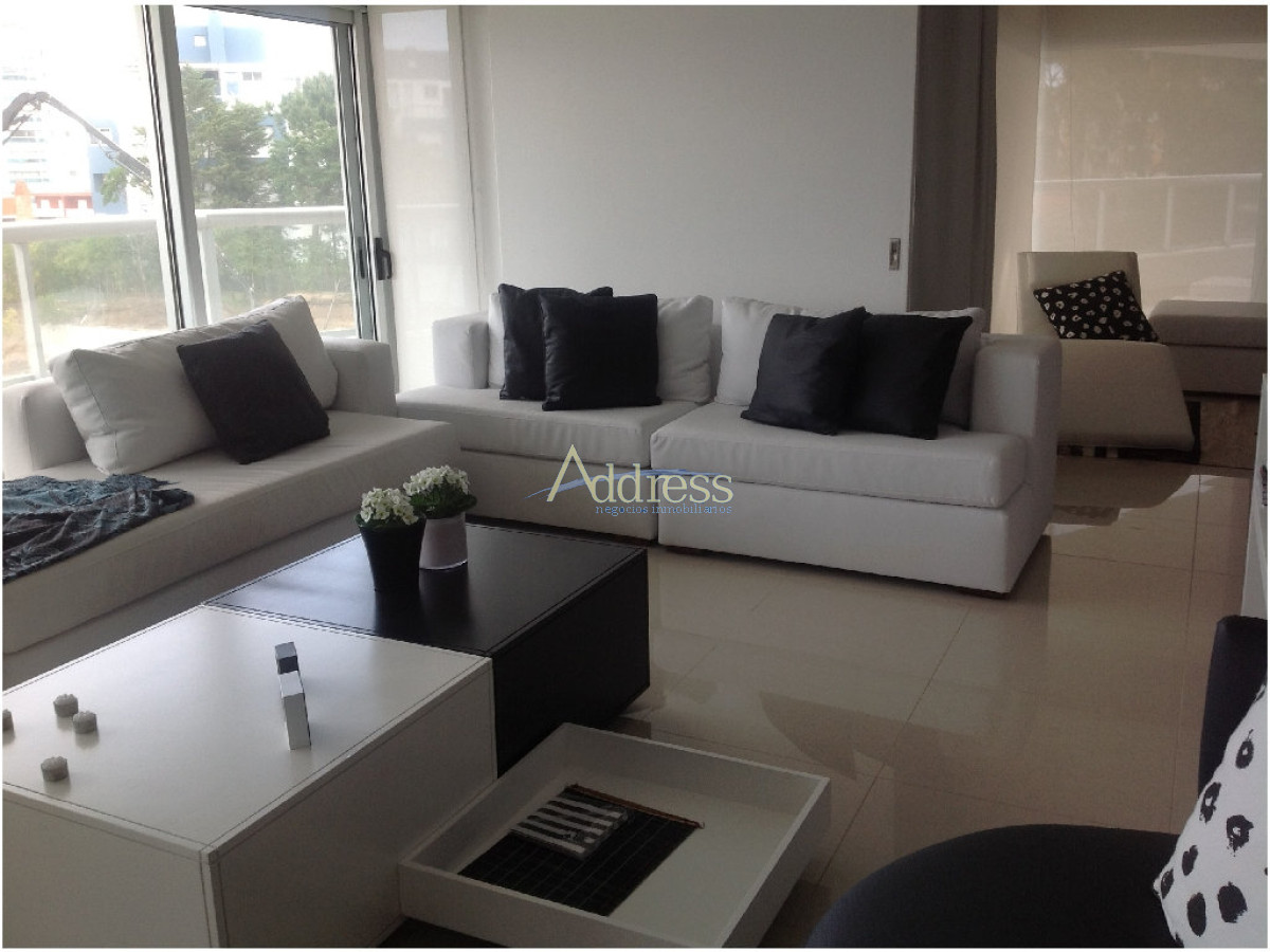 Apartamento en Playa Brava, propiedad 271805 -Imagen 3