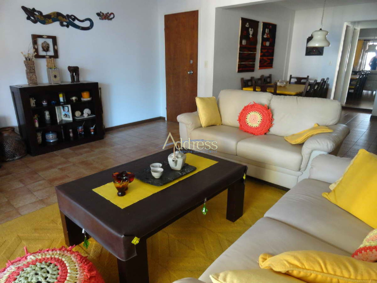 Apartamento en Playa Brava, propiedad 271811 -Imagen 2