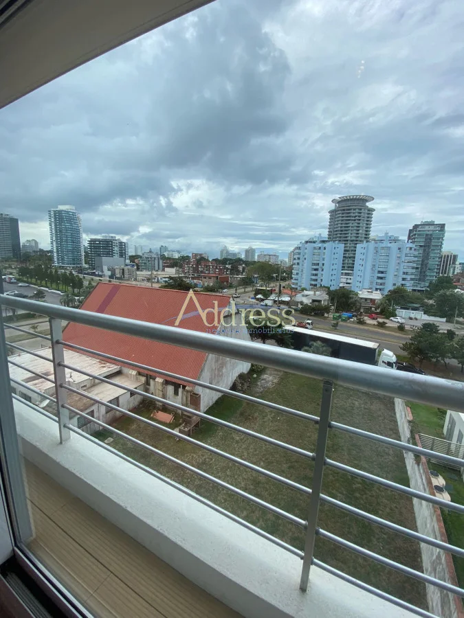 Apartamento en Playa Mansa, propiedad 271840 -Imagen 20
