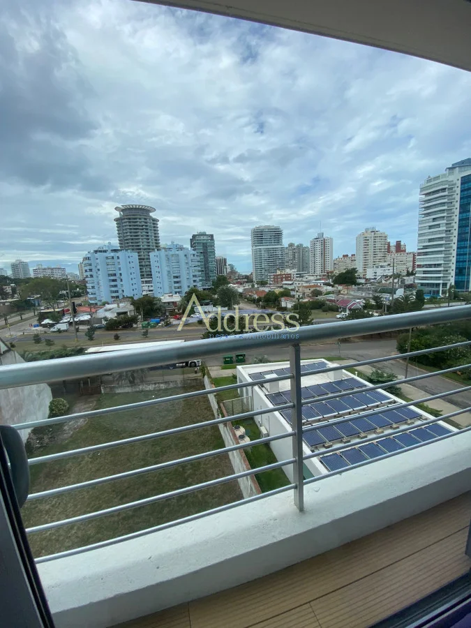 Apartamento en Playa Mansa, propiedad 271840 -Imagen 25