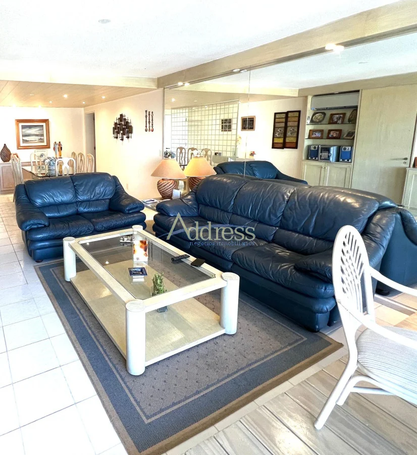 Apartamento en Playa Mansa, propiedad 271842 -Imagen 8