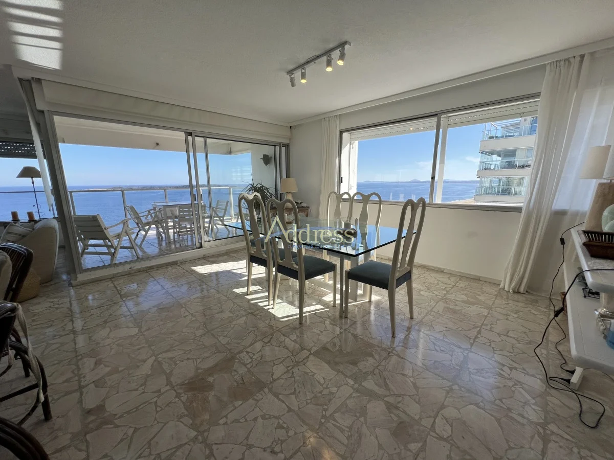 Apartamento en Playa Mansa, propiedad 271843 -Imagen 12