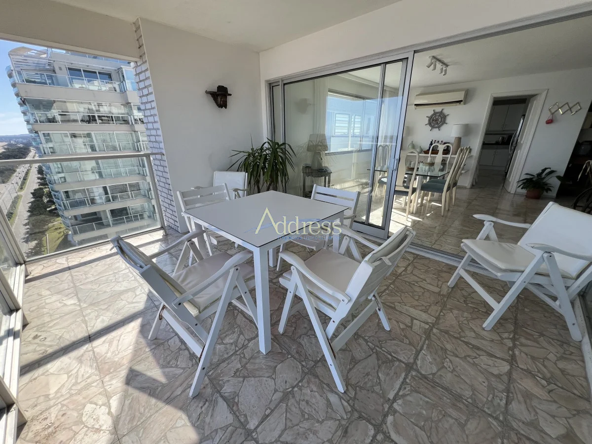 Apartamento en Playa Mansa, propiedad 271843 -Imagen 14