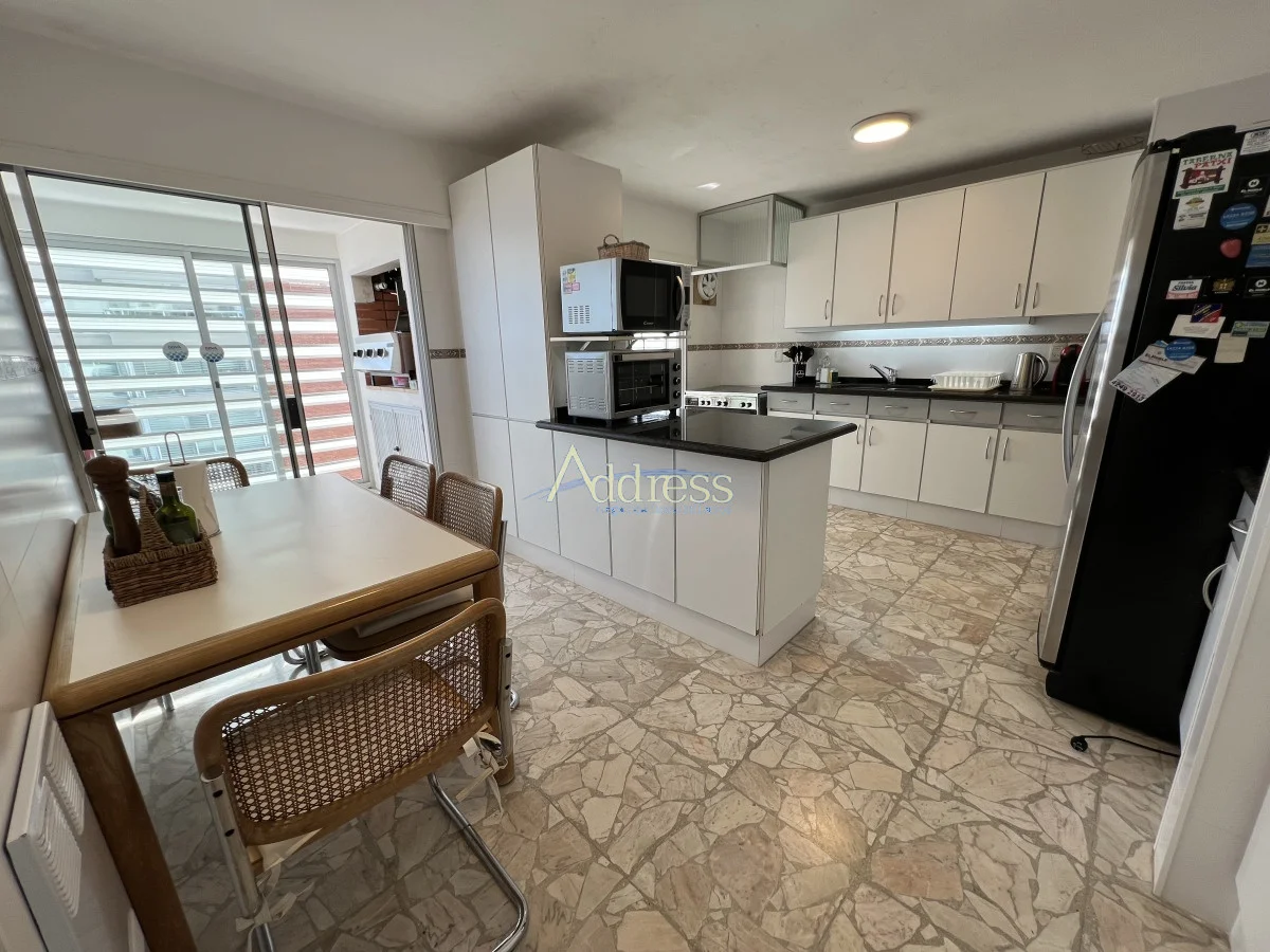Apartamento en Playa Mansa, propiedad 271843 -Imagen 18