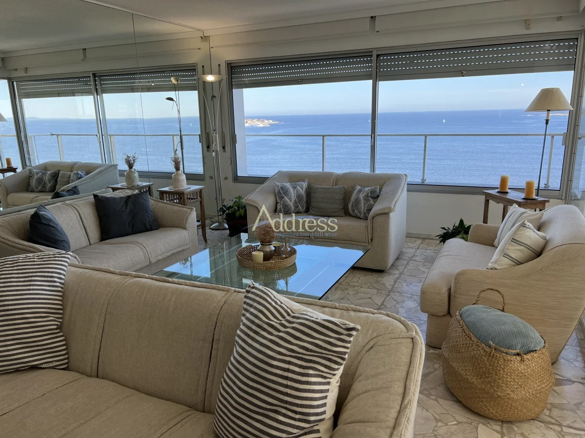 Apartamento en Playa Mansa, propiedad 271843 -Imagen 3