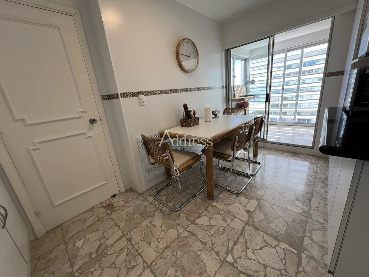 Apartamento en Playa Mansa, propiedad 271843 -Imagen 21
