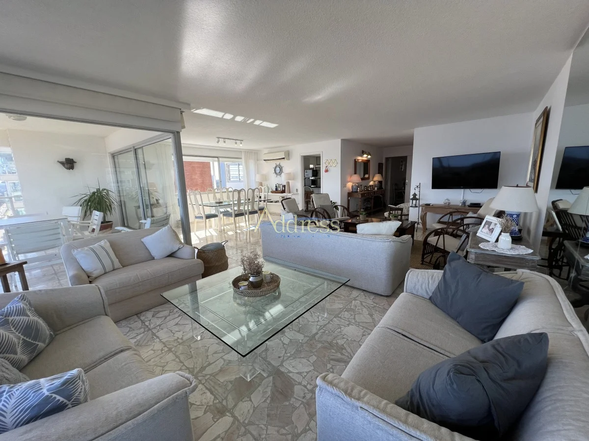 Apartamento en Playa Mansa, propiedad 271843 -Imagen 7