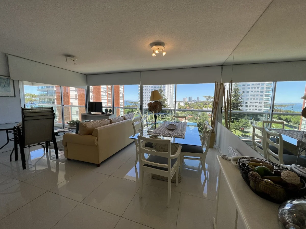Apartamento en Playa Mansa, propiedad 273608 -Imagen 1