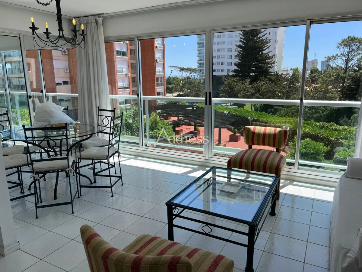 Apartamento en Playa Mansa, propiedad 282051 -Imagen 1