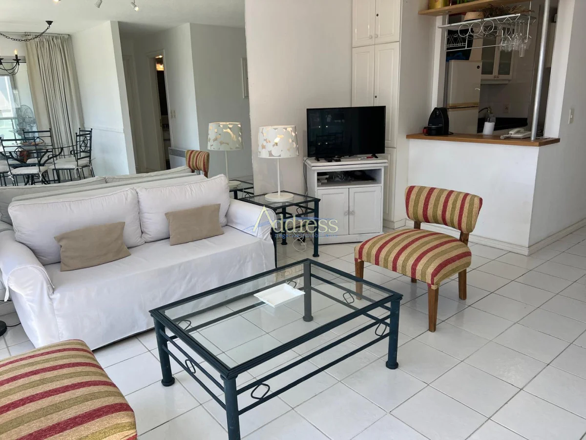 Apartamento en Playa Mansa, propiedad 282051 -Imagen 3