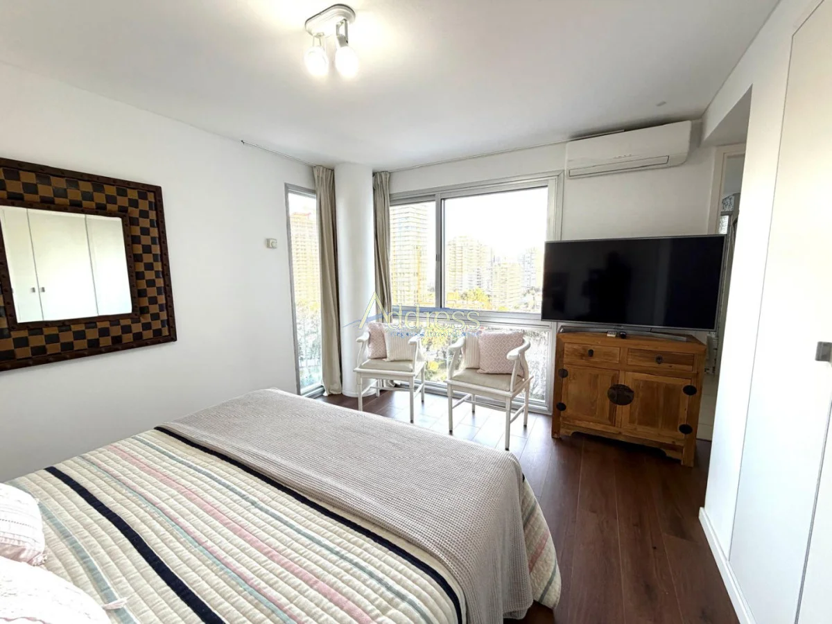Apartamento en Playa Mansa, propiedad 282827 -Imagen 16