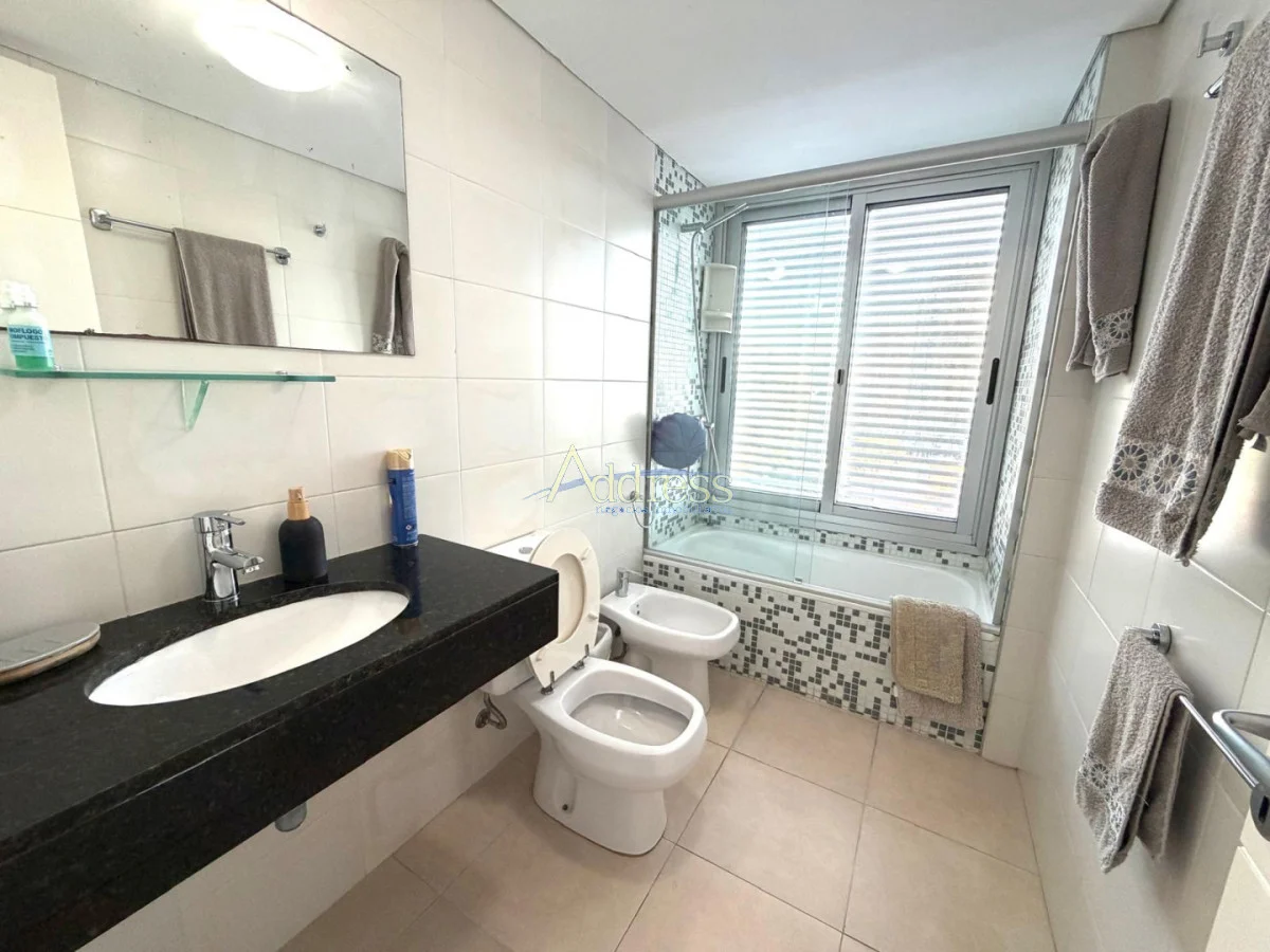 Apartamento en Playa Mansa, propiedad 282827 -Imagen 19