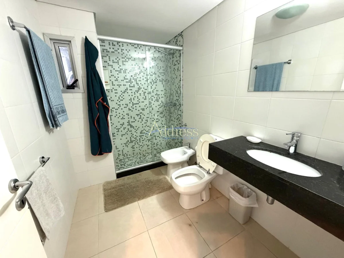 Apartamento en Playa Mansa, propiedad 282827 -Imagen 22