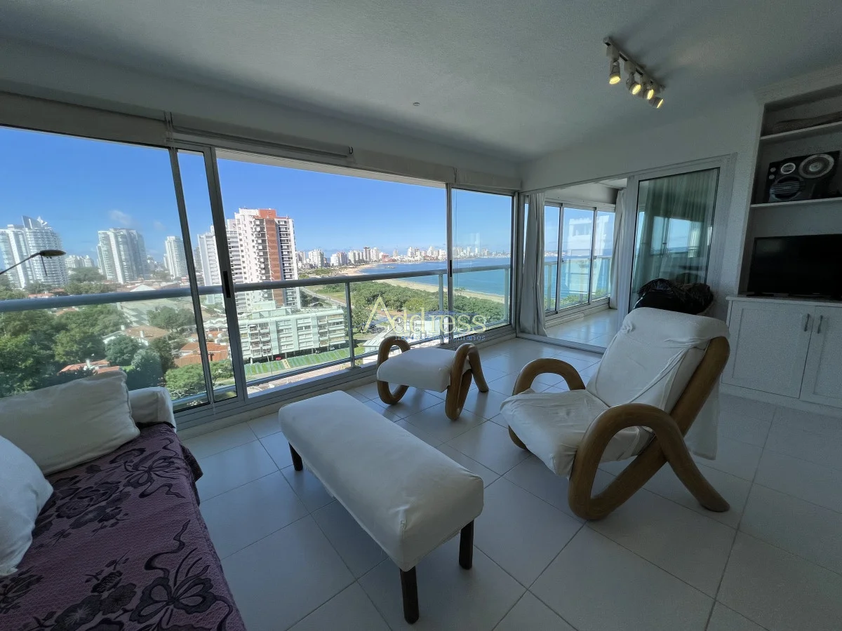 Apartamento en Playa Mansa, propiedad 291054 -Imagen 2