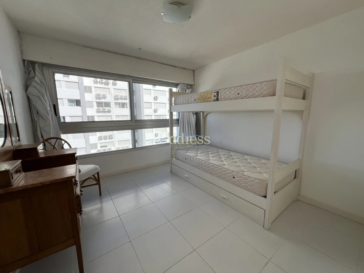 Apartamento en Playa Mansa, propiedad 291054 -Imagen 13