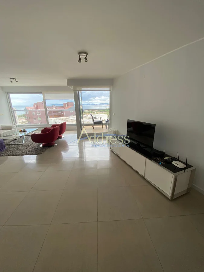 Apartamento en Playa Mansa, propiedad 291055 -Imagen 2