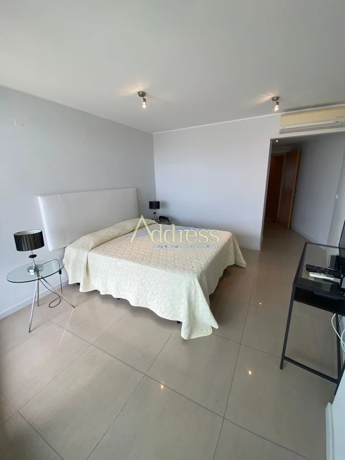 Apartamento en Playa Mansa, propiedad 291055 -Imagen 12